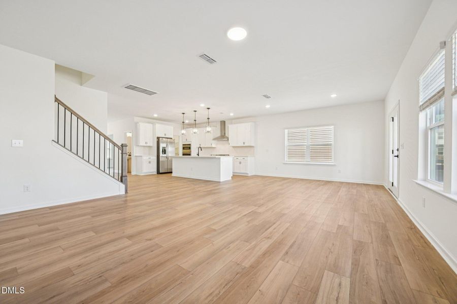 11-web-or-mls-Contempo Ct-S1102-011