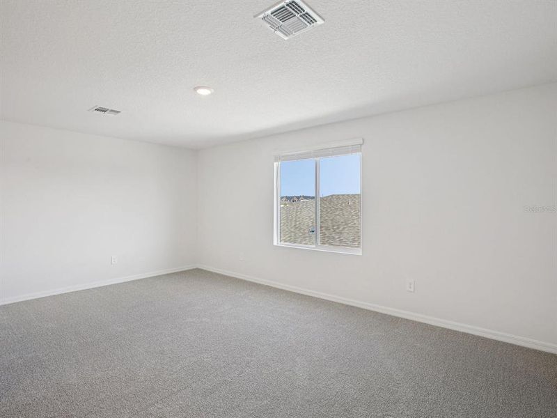 Spacious, unfurnished interior of a new home in Leyland Preserve - Classic Series, Brooksville (Image 20).