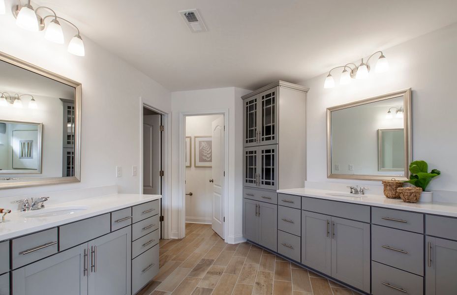 Representative furnished interior of a home built from the Wingate by Pulte Homes in Patterson Pond, Fort Mill (Image 9).