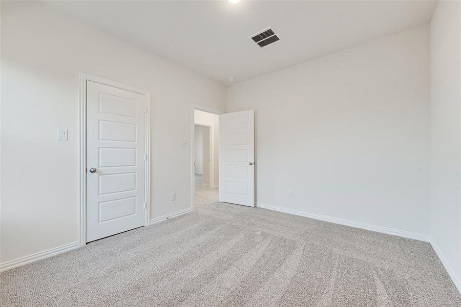 Spacious, unfurnished interior of a new home in Walden Pond, Forney (Image 21).