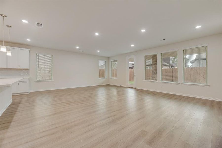 Spacious, unfurnished interior of a new home in Villages of Hurricane Creek, Anna (Image 21).