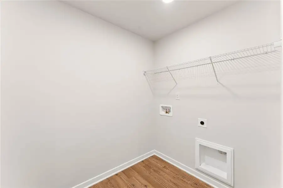 Spacious, unfurnished interior of a new home in Sherwood Square, Flowery Branch (Image 18).