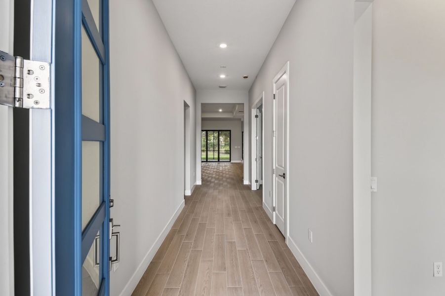 Spacious, unfurnished interior of a new home in Greyhawk Landing, Lake Worth (Image 35).