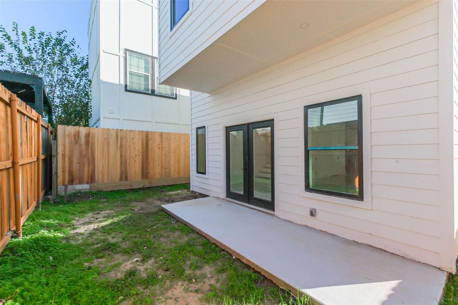 Exterior details and patio area of a home in , Houston (Image 19).