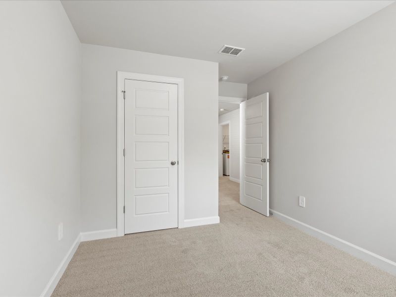 Spacious, unfurnished interior of a new home in Avalon Townes, Lyman (Image 11).