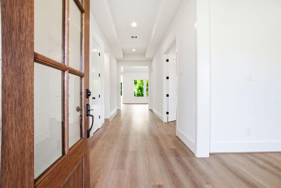 Spacious, unfurnished interior of a new home in Chapel Bend, Montgomery (Image 25).