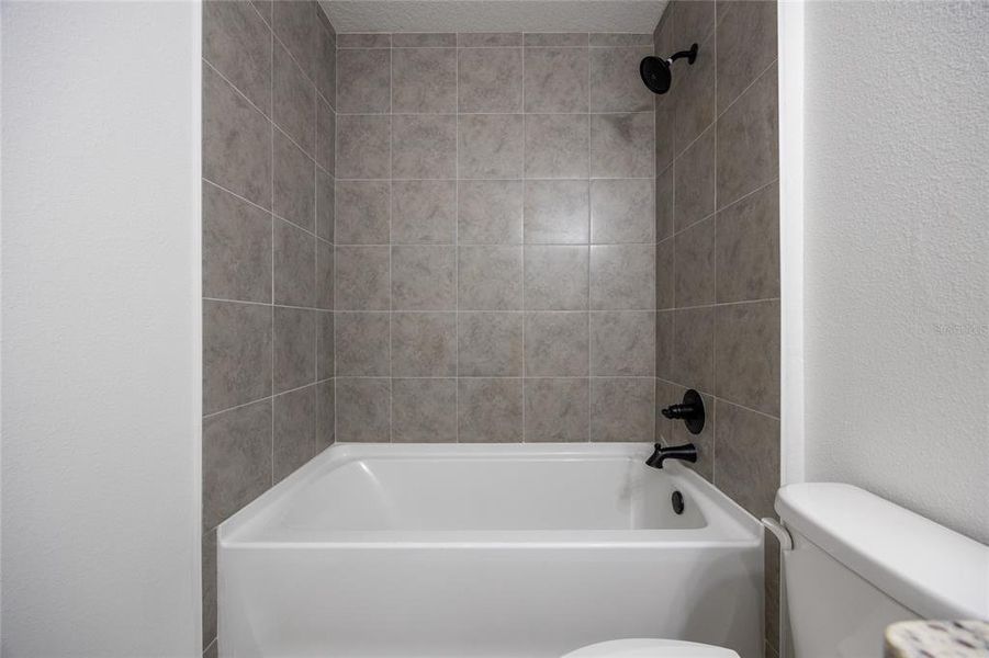 Furnished interior view inside a new home in , Ocklawaha (Image 9).