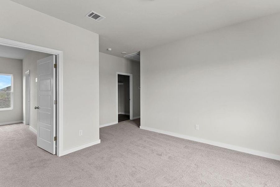Spacious, unfurnished interior of a new home in Trails of Fossil Creek, Fort Worth (Image 29).