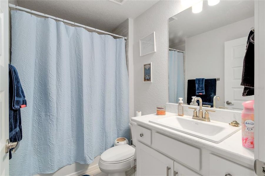 Furnished interior view inside a new home in , Dunnellon (Image 36).