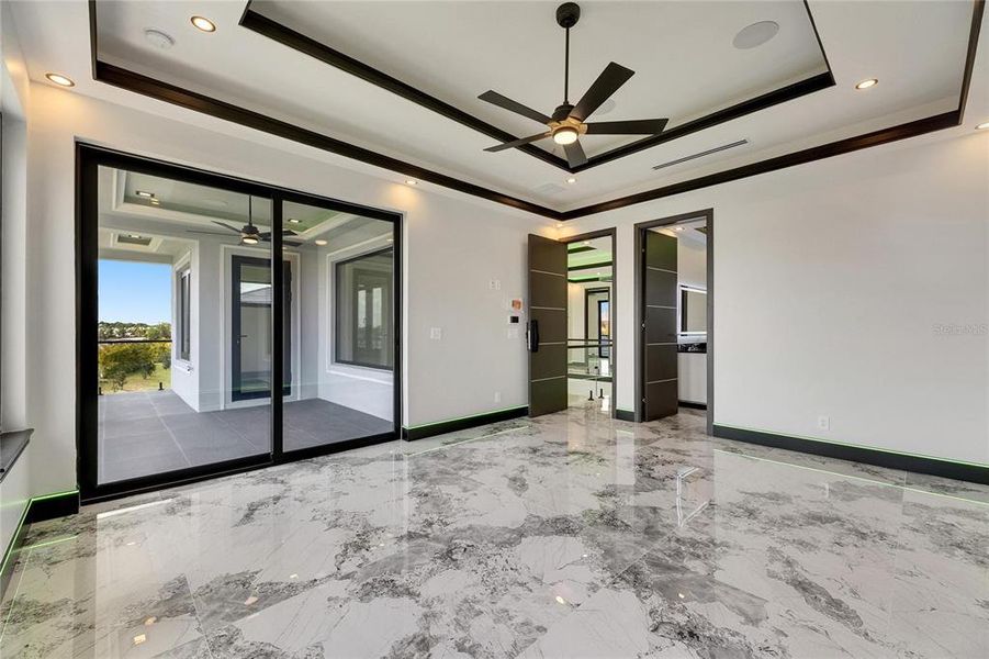 Spacious, unfurnished interior of a new home in , Apollo Beach (Image 61).