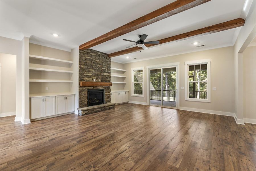 Spacious, unfurnished interior of a new home in , Summerville (Image 17).
