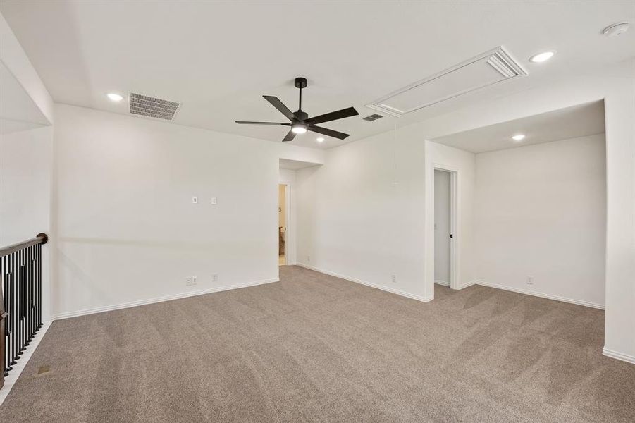 Spacious, unfurnished interior of a new home in Bear Creek Classic 50, Lavon (Image 31).