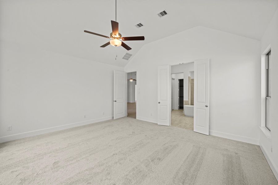 Spacious, unfurnished interior of a new home in Dunham Pointe, Cypress (Image 30). Spacious, unfurnished interior of a new home in Dunham Pointe, Cypress (Image 30).