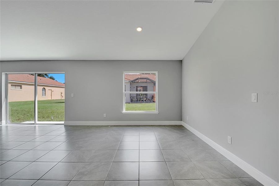 Spacious, unfurnished interior of a new home in , Kissimmee (Image 21).