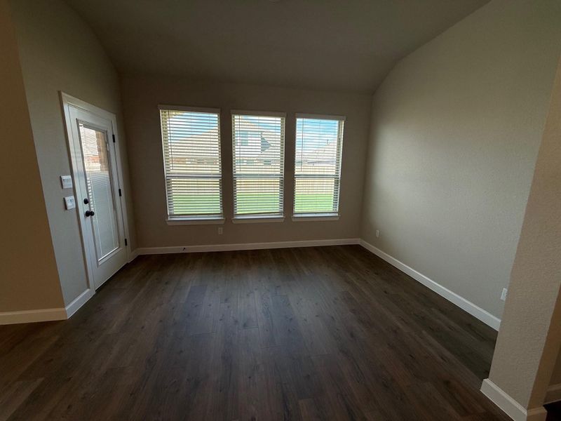 Spacious, unfurnished interior of a new home in Wellborn Settlement, College Station (Image 11).