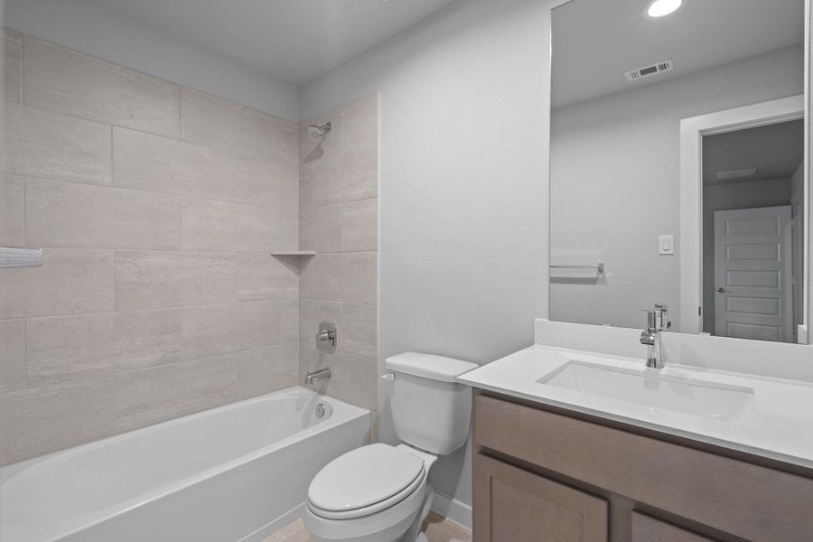 Furnished interior view inside a new home in Huntington Place, Rosharon (Image 8). Furnished interior view inside a new home in Huntington Place, Rosharon (Image 8).