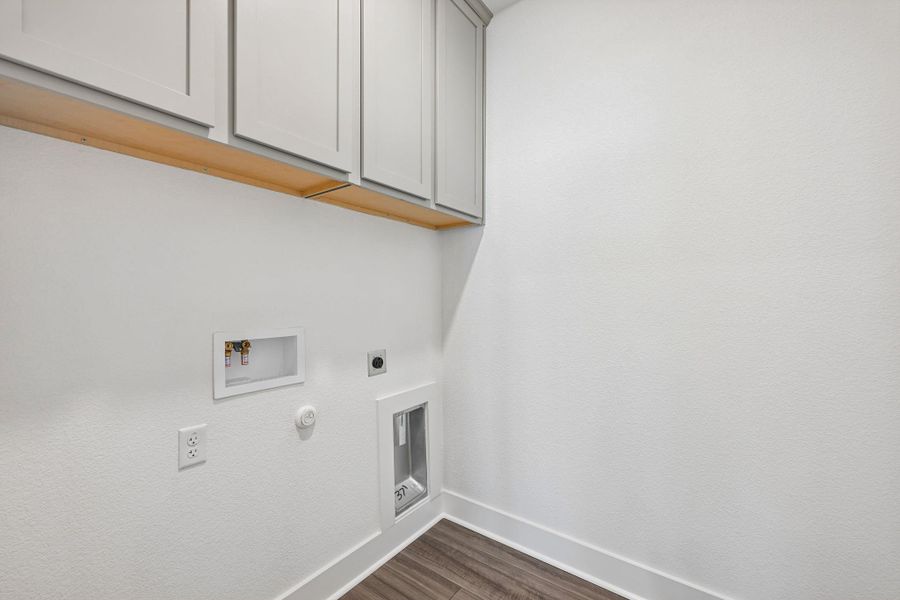 Spacious, unfurnished interior of a new home in Avery Centre, Round Rock (Image 32). Spacious, unfurnished interior of a new home in Avery Centre, Round Rock (Image 32).