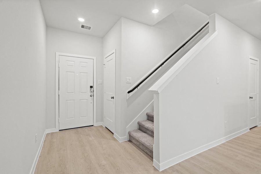 Spacious, unfurnished interior of a new home in Laurel Farms, Brookshire (Image 16).