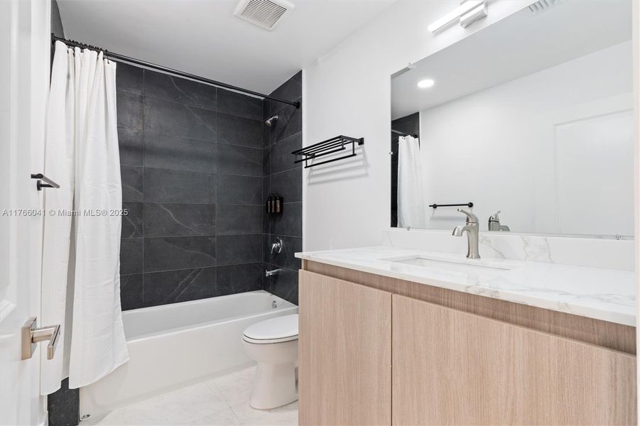 Furnished interior view inside a new home in , Fort Lauderdale (Image 22).