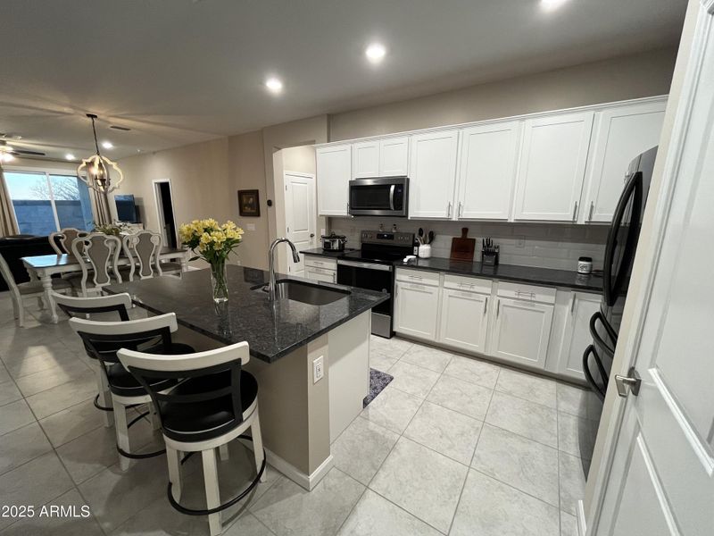 Kitchen/island