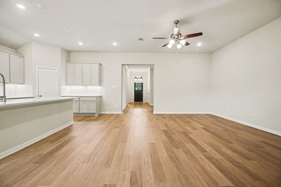 Spacious, unfurnished interior of a new home in , Bay City (Image 25). Spacious, unfurnished interior of a new home in , Bay City (Image 25).