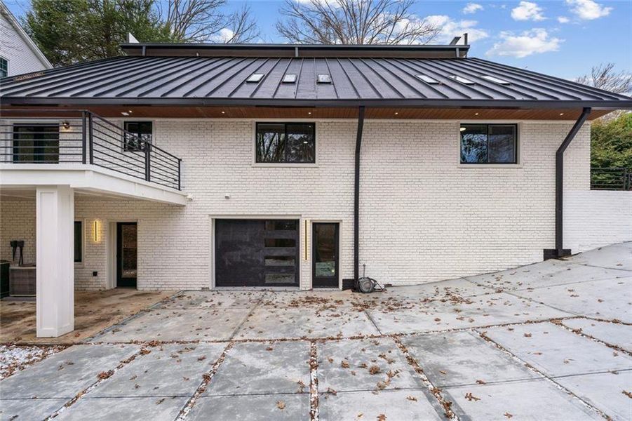 Exterior details and patio area of a home in , Brookhaven (Image 27).