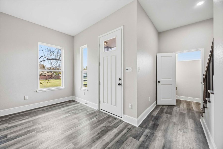 Spacious, unfurnished interior of a new home in , Houston (Image 19).