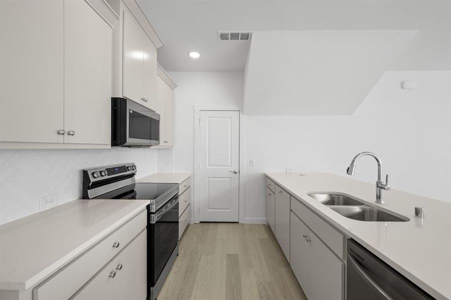 4619 Haws Trail_ 2572_Onyx- Kitchen-1