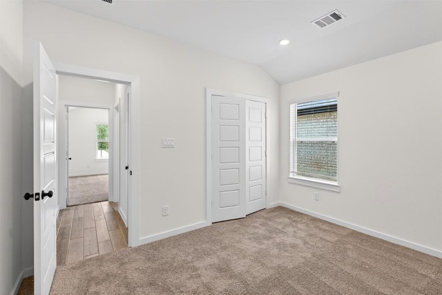 Spacious, unfurnished interior of a new home in , Alvin (Image 36).