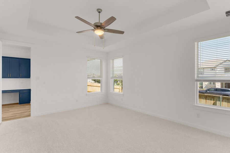 Spacious, unfurnished interior of a new home in Highland Village, Georgetown (Image 6).