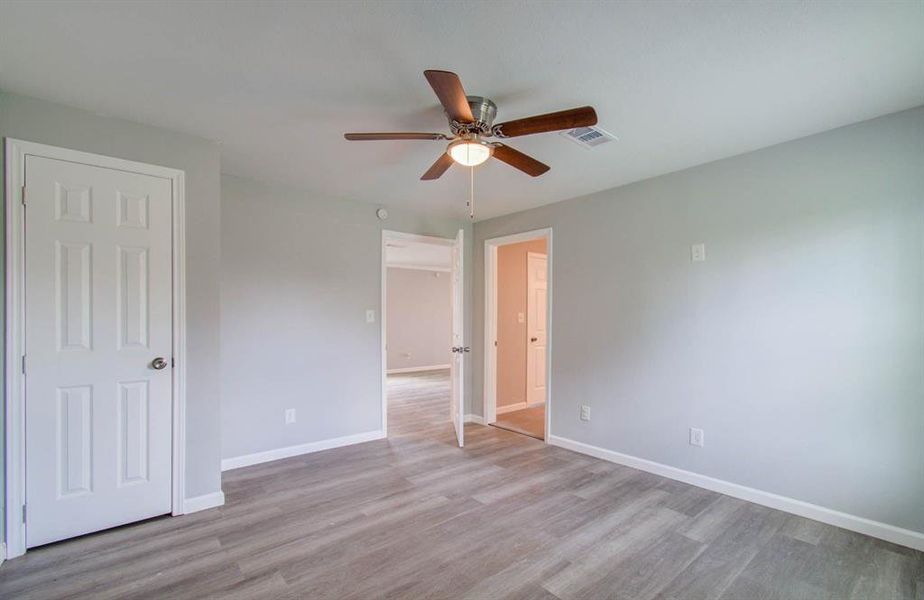 Third bedroom connected to a Hollywood Full Bath