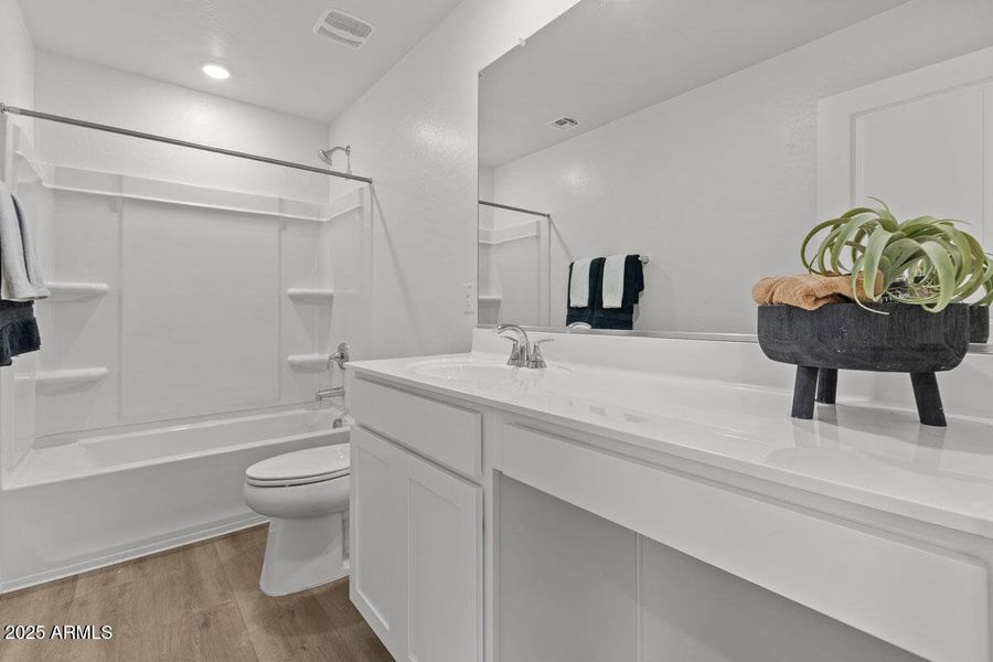 KBPHX_MIR_DesertOasis-Lot141_8646-1200