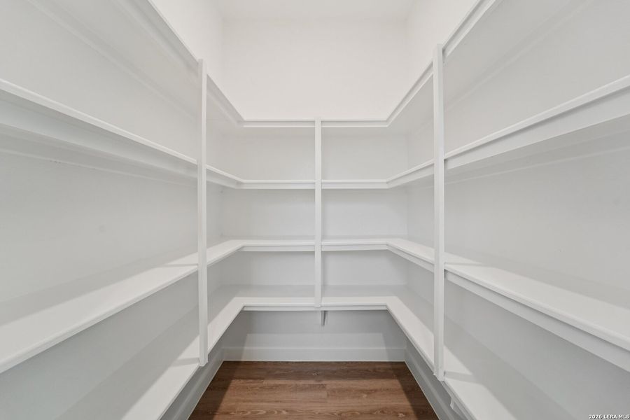 Spacious, unfurnished interior of a new home in Alamo Estates, San Antonio (Image 36).