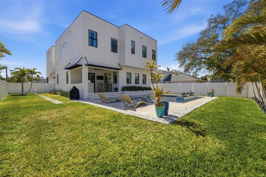 Exterior details and patio area of a home in , Tampa (Image 25).