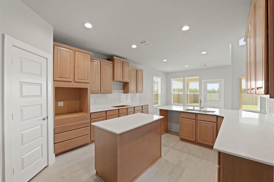 Furnished interior view inside a new home in Briarwood Crossing, Rosenberg (Image 14).