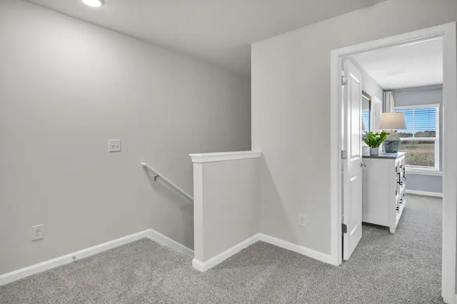 Spacious, unfurnished interior of a new home in Cameron Ridge, Columbia (Image 16).