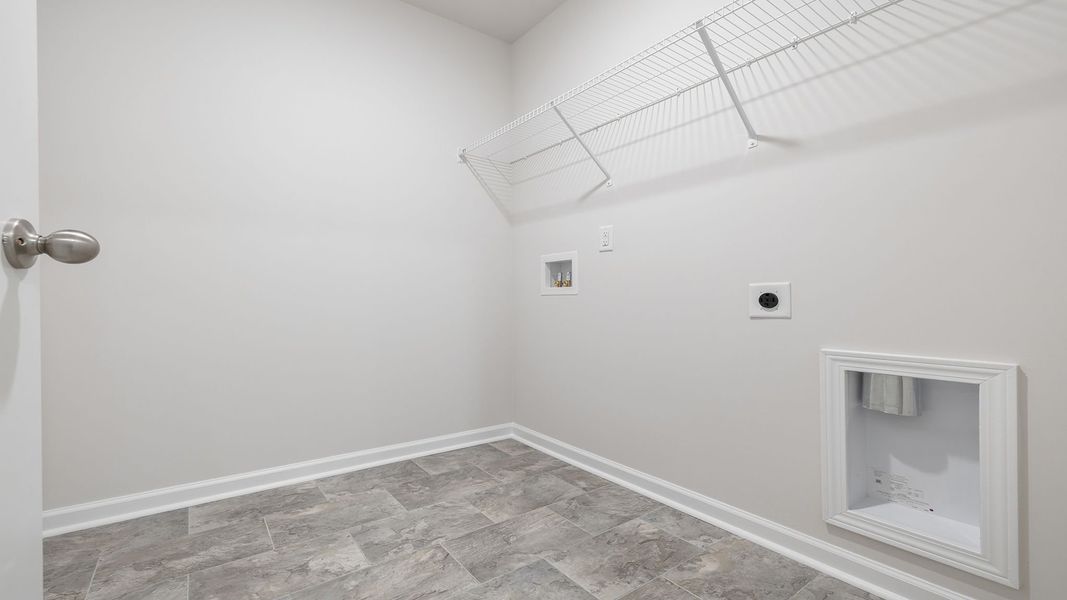 Spacious, unfurnished interior of a new home in Woodglen, Piedmont (Image 27).