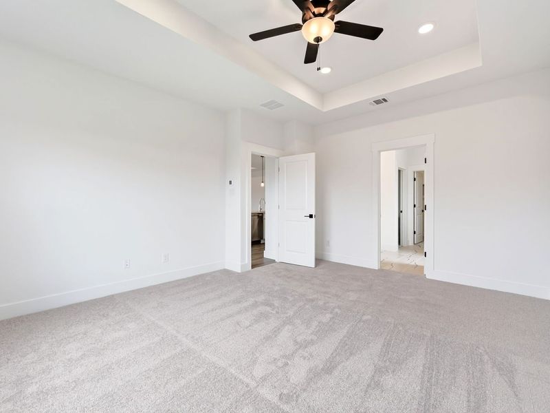 Spacious, unfurnished interior of a new home in Waverly Estates, Josephine (Image 27).