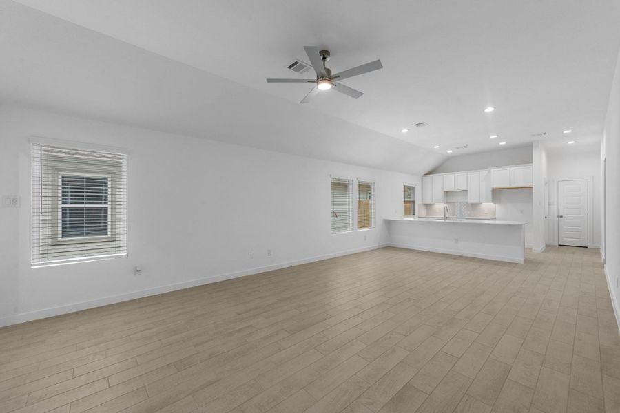 Spacious, unfurnished interior of a new home in Cypresswood Landing, Humble (Image 13).