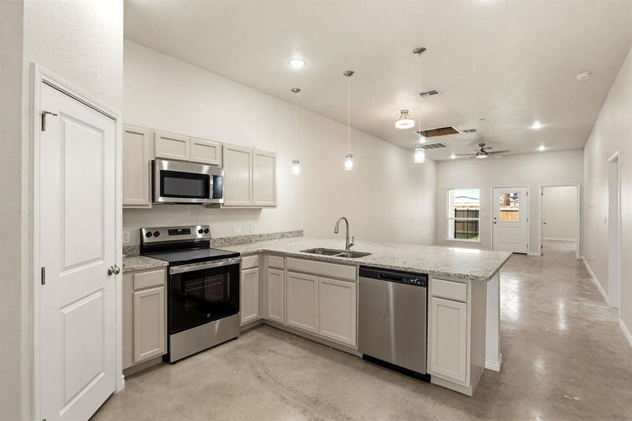 Furnished interior view inside a new home in , Copperas Cove (Image 5).
