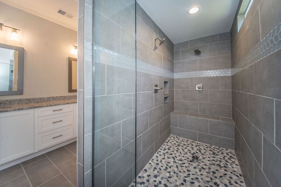 Representative unfurnished interior of a home built from the Beaumont Elite by Enchanted Homes in Pointe Summit, Slater-Marietta (Image 57).