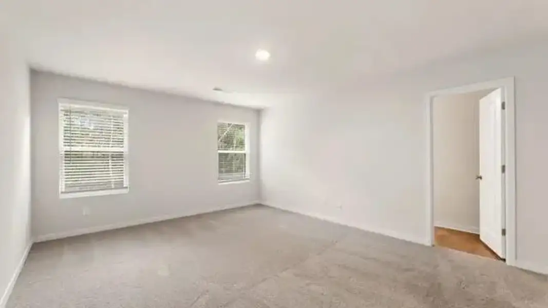 Spacious, unfurnished interior of a new home in Sherwood Square, Flowery Branch (Image 18).