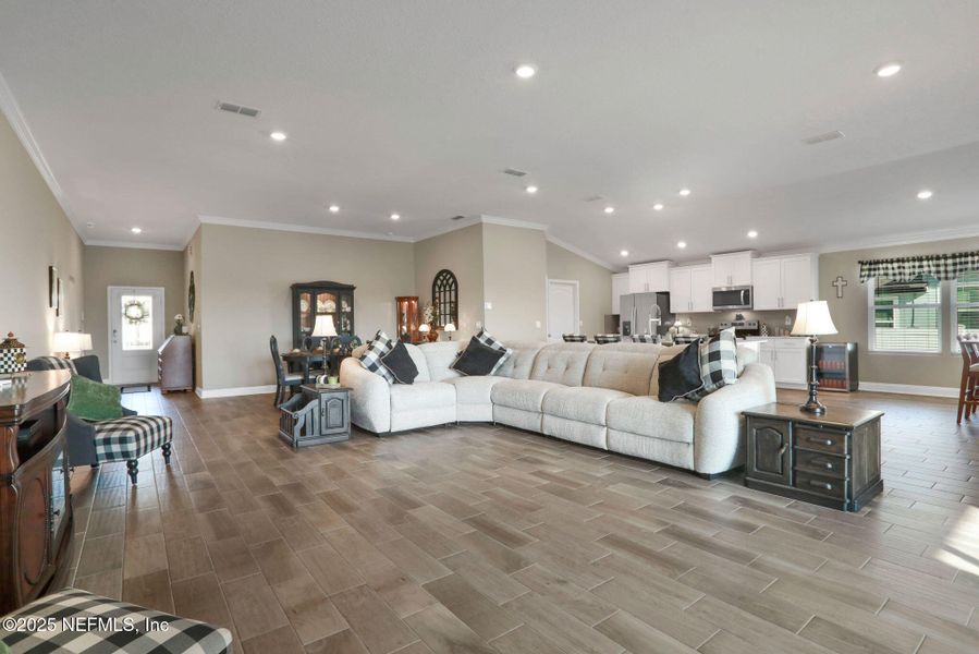 Furnished interior view inside a new home in Cross Creek, Green Cove Springs (Image 37).