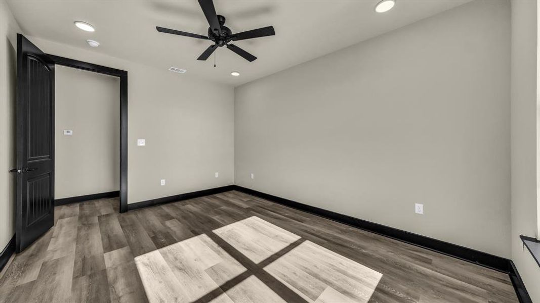 Spacious, unfurnished interior of a new home in Saddle Crest Estates, Weatherford (Image 29).