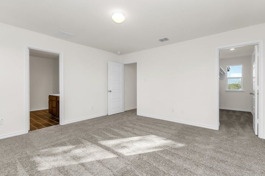 Spacious, unfurnished interior of a new home in Spanish Trails Villas, San Antonio (Image 6).