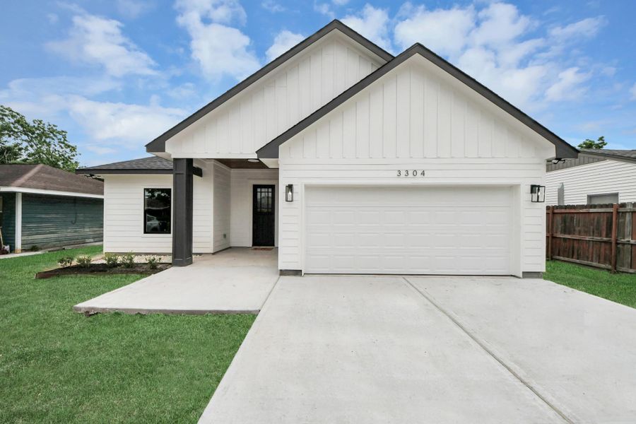Front exterior of a new home in , Pasadena, TX, highlighting curb appeal (Image 21).