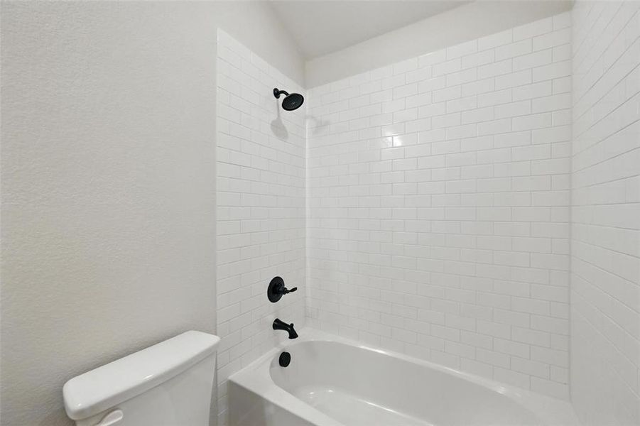 Furnished interior view inside a new home in Trail Creek, Cleburne (Image 11). Furnished interior view inside a new home in Trail Creek, Cleburne (Image 11).