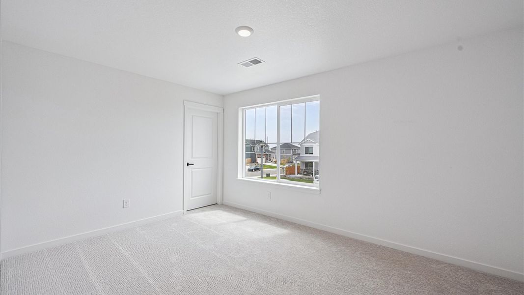 Spacious, unfurnished interior of a new home in Silver Peaks, Lochbuie (Image 19). Spacious, unfurnished interior of a new home in Silver Peaks, Lochbuie (Image 19).