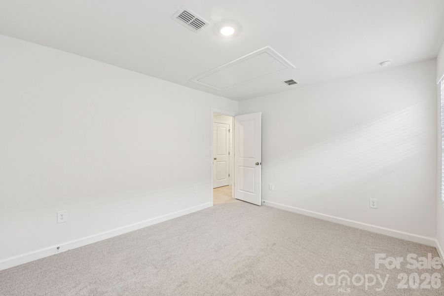 Spacious, unfurnished interior of a new home in Nolen Farm, Gastonia (Image 15).