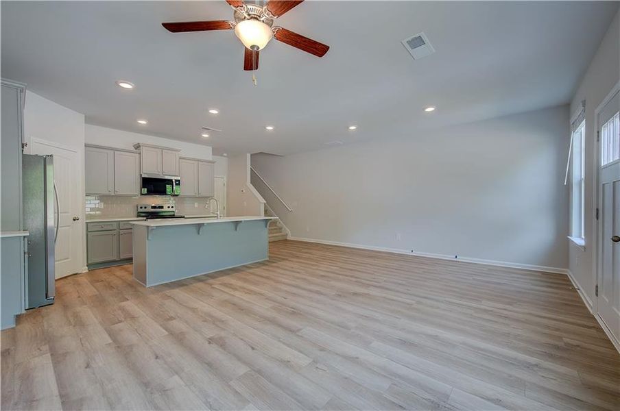 Spacious, unfurnished interior of a new home in Avery Landing, McDonough (Image 27).